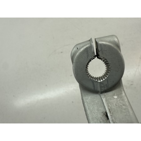 SUPPORT DE PÉDALE DE CHANGEMENT DE VITESSE APRILIA SHIVER 900 2017-2020