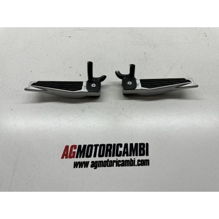 PAIRE DE REPOSE-PIEDS PASSAGER DROITE GAUCHE KYMCO XCITING 500 2005-2006