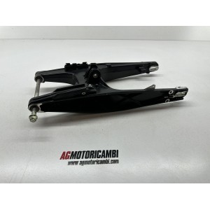 FORCELLONE POSTERIORE HUSQVARNA VITPILEN 401 2020-2023