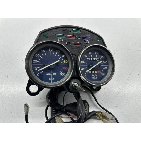 INSTRUMENTACIÓN CUENTAKILÓMETROS MOTO GUZZI V35 1977