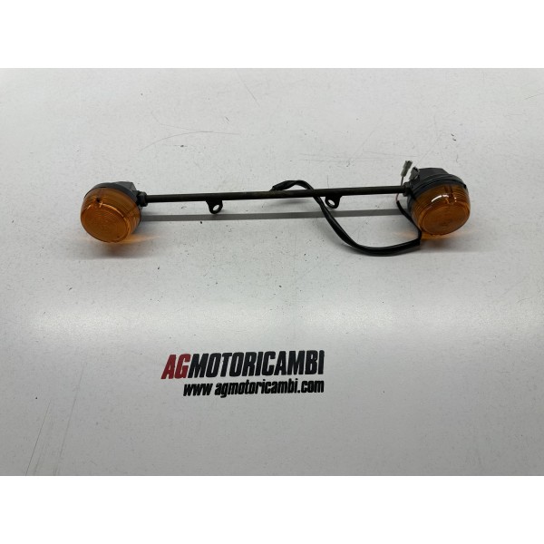 PAR DE INTERMITENTES DELANTEROS DERECHO...