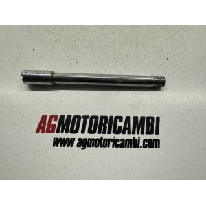 FRONT WHEEL AXLE PIN MOTO GUZZI V35 V 35 1977