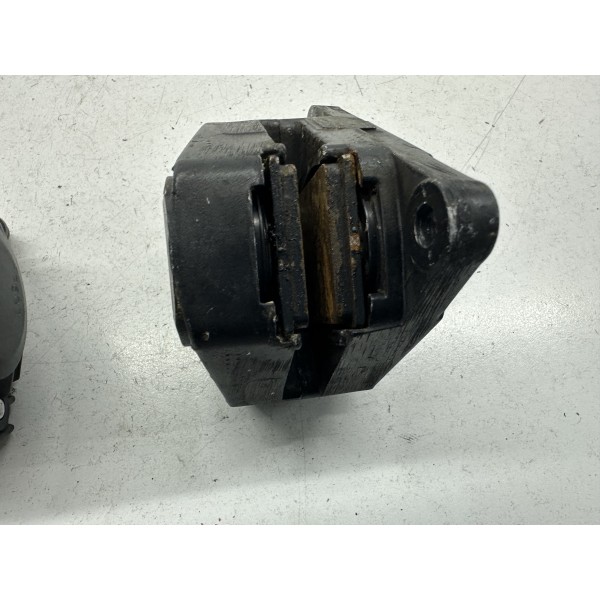 PAAR VORDERE BREMSSÄTTEL MOTO GUZZI V35 1977