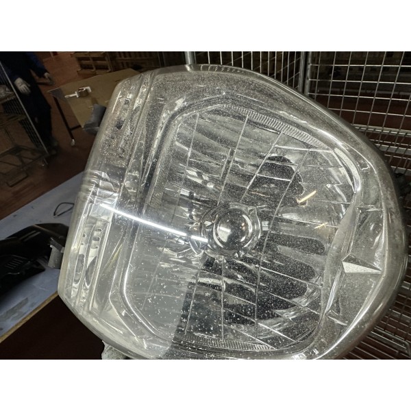 PHARE AVANT SUZUKI GSR 600 2006-2009-2010