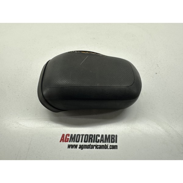 REAR SEAT TO BE COVERED SUZUKI MARAUDER 800...