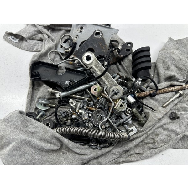 copie de REAR WHEEL PARTS SUZUKI MARAUDER 800...