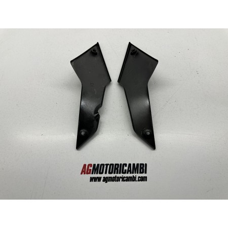 TAPA DE PLÁSTICO DERECHA SX CARBON TRIUMPH DAYTONA 955 I 2004-2005-2006