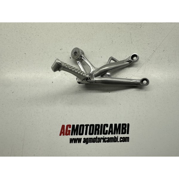 TRIUMPH DAYTONA 955 I 2004-2005-2006 REPOSAPIÉS...