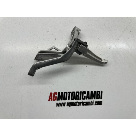 TRIUMPH DAYTONA 955 I 2004-2005-2006 BEIFAHRER RECHTS HINTEN FUSSSTÜTZE