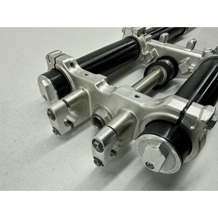 VORDERRADGABEL SWM SM 125 R 2019-2025