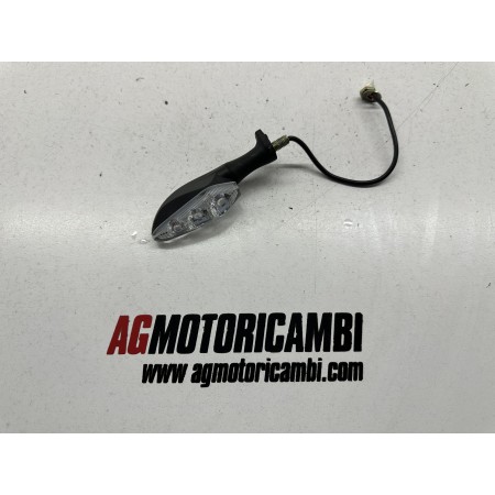FRONT RIGHT ARROW SWM SM 125 R 2021-2025