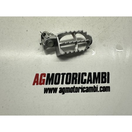 LEFT PILOT PEDAL LEFT SWM SM 125 R 2021-2025