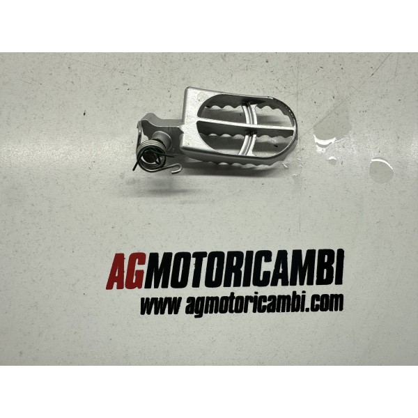 LEFT PILOT PEDAL LEFT SWM SM 125 R 2021-2025