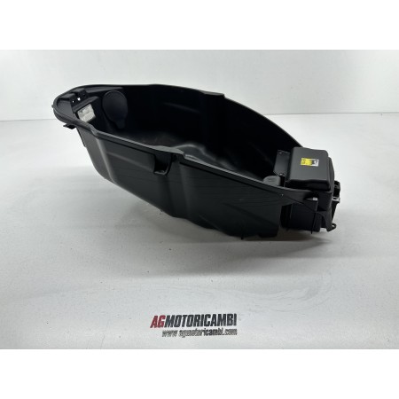 VANO SOTTO SELLA PIAGGIO BEVERLY 300 MA21M 2010-2016