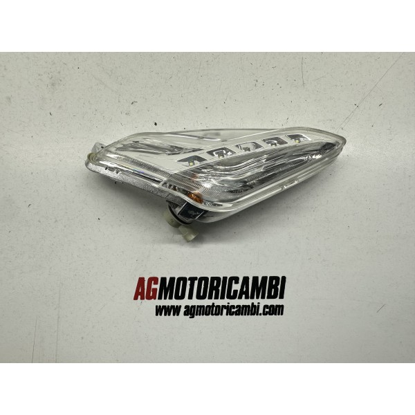 FRECCIA FARO ANTERIORE DX PIAGGIO BEVERLY 300...