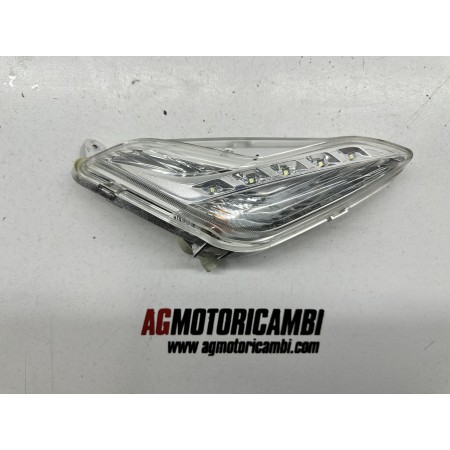 FARO DELANTERO DERECHO FLECHA PIAGGIO BEVERLY 300 2010-2016