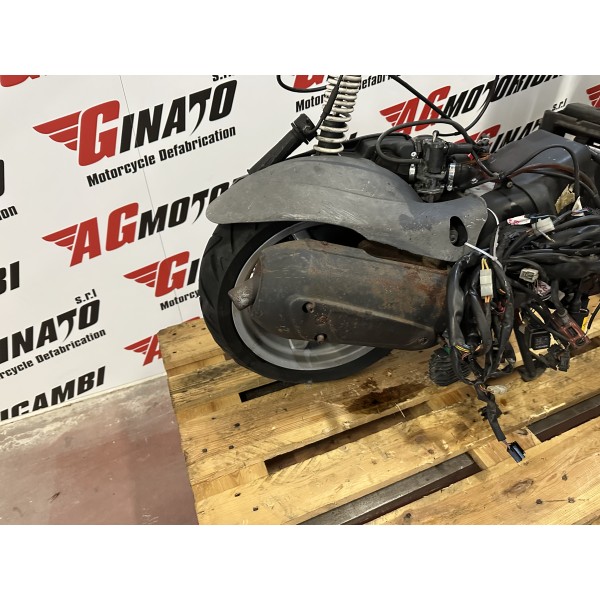 BLOC MOTEUR COMPLET PAGGIO TYPHON APRILIA SR...