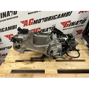 M692M PIAGGIO BEVERLY 300 2010-2016 BLOC MOTEUR COMPLET 2