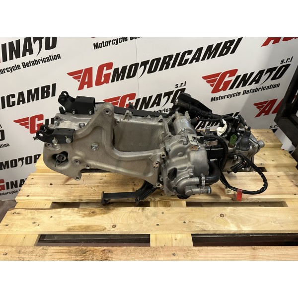 BLOCCO MOTORE COMPLETO M692M PIAGGIO BEVERLY...