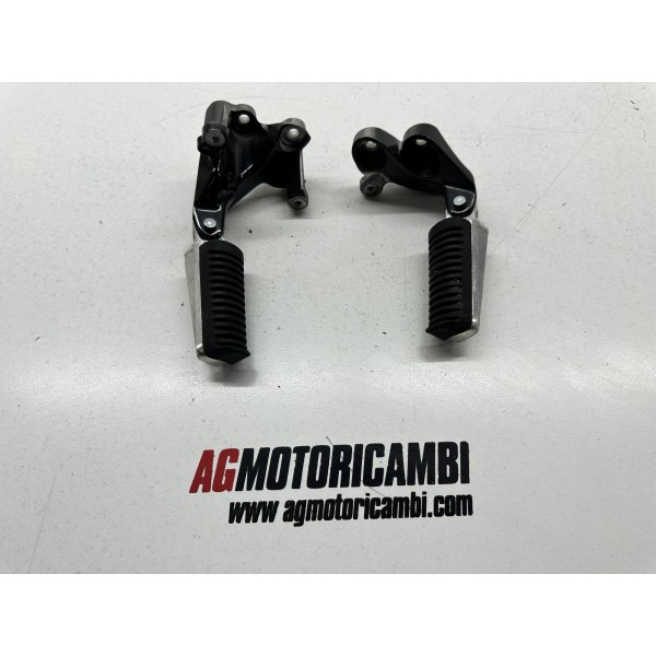 PAIR REAR PASSENGER PEDALS RIGHT SX YAMAHA TMAX...
