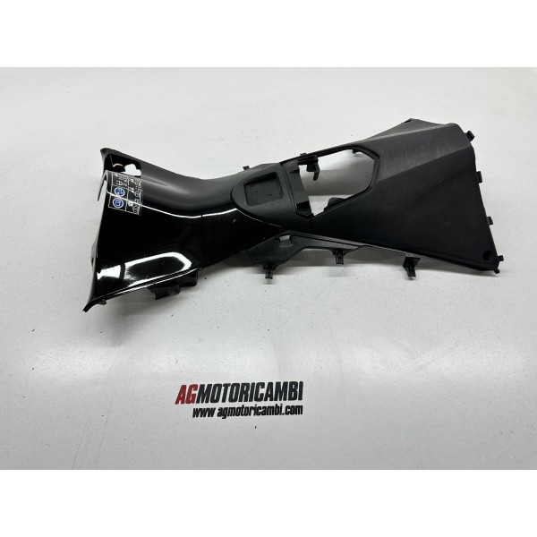 KUNSTSTOFFVERKLEIDUNG RÜCKENSCHILD HONDA SH...