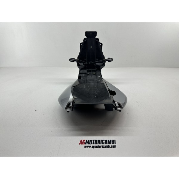CARENA POSTERIORE CODONE FARO HONDA HORNET 600...