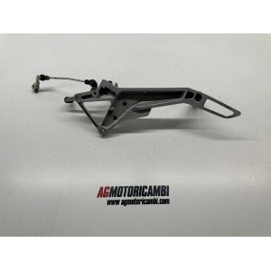 FUSSRASTENHALTER LINKS GETRIEBE HONDA HORNET 600 PC25E... 2