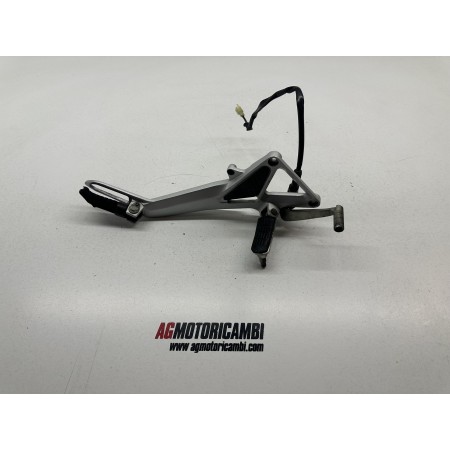 ESTRIBERA DERECHA FRENO TRASERO HONDA HORNET 600 PC25E 2005 2006