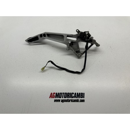 RIGHT FOOTREST BRACKET RIGHT REAR BRAKE HONDA HORNET 600 PC25E 2005 2006