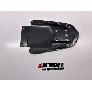 PLÁSTICO BAJO BASTIDOR TRASERO YAMAHA FZ8 800 2011-2015