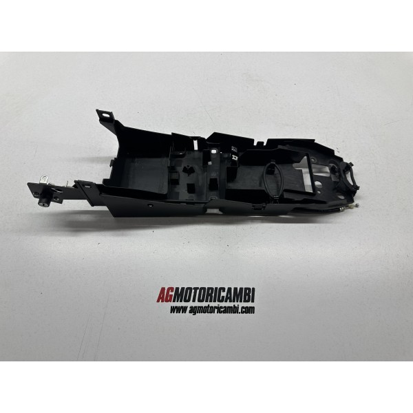 SOTTO CODA VANO BATTERIA YAMAHA FZ8 800 2011-2015