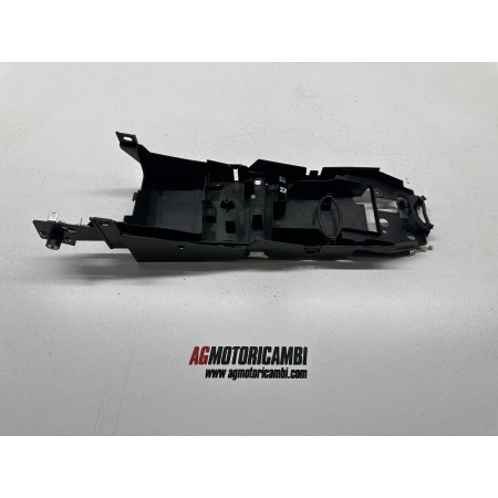 SOTTO CODA VANO BATTERIA YAMAHA FZ8 800 2011-2015