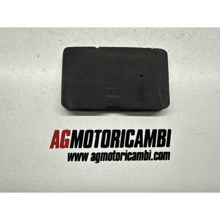 TAMPÓN DE GOMA RETENEDOR DE BATERÍA YAMAHA FZ8 800 2011-2015