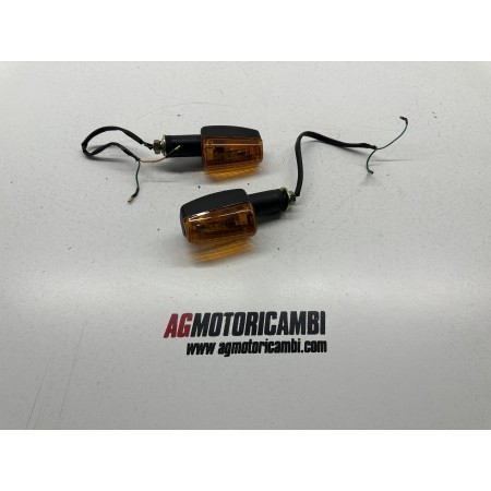 PAR DE INTERMITENTES DELANTEROS DERECHOS SYM XS 125 K 2007-2016