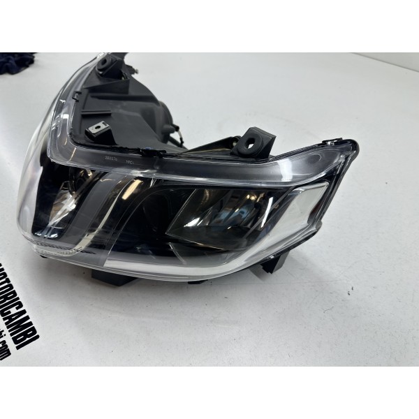 FRONT LIGHT HEADLIGHT PERFECT PIAGGIO X10 350 i...