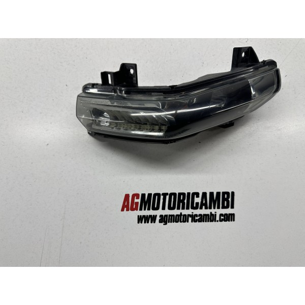 Scheinwerfer links Rücklicht PIAGGIO X10 350 i...