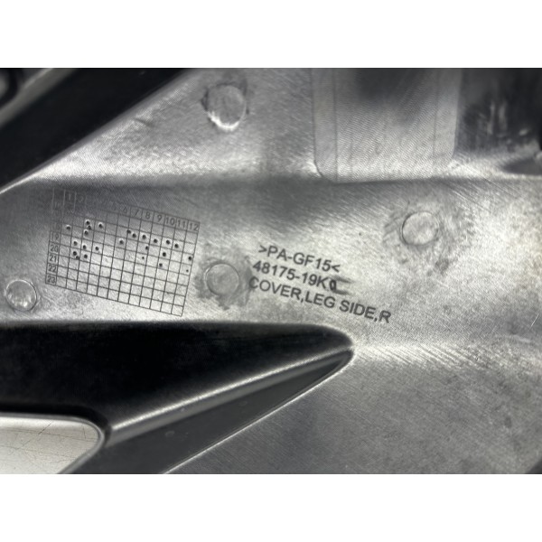 PLASTIC RIGHT REAR COVER SUZUKI BURGMAN AN 400...