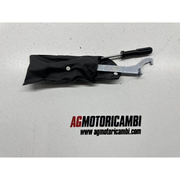 UTILISATION ET ENTRETIEN SUZUKI BURGMAN AN 400...