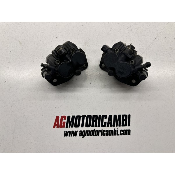 PAIRE D'ÉTRIERS DE FREIN AVANT SUZUKI BURGMAN...