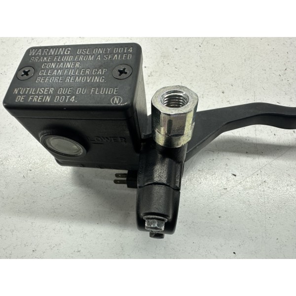 CILINDRO MAESTRO DE FRENO DELANTERO DERECHO...