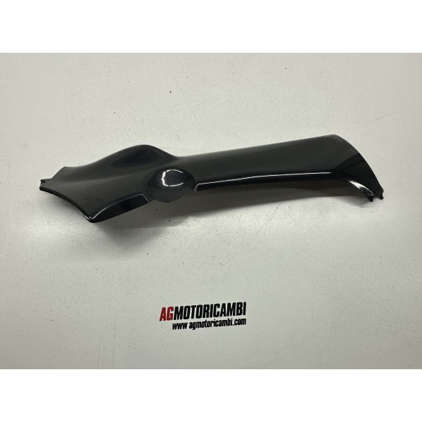 CARENADO BAJO ESTRIBO DERECHO PIAGGIO X EVO 250...