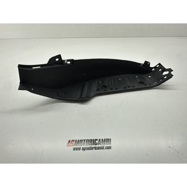 REPOSAPIÉS DERECHO PIAGGIO X EVO 250 2007-2011