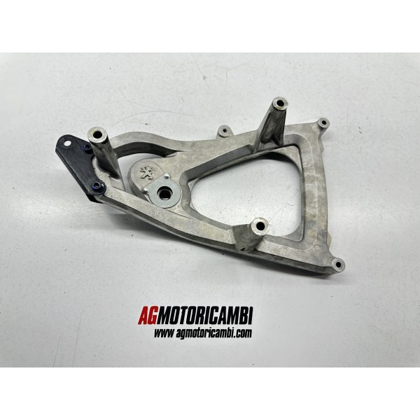 STAFFA SUPPORTO MARMITTA PEUGEOT METROPOLIS 400...