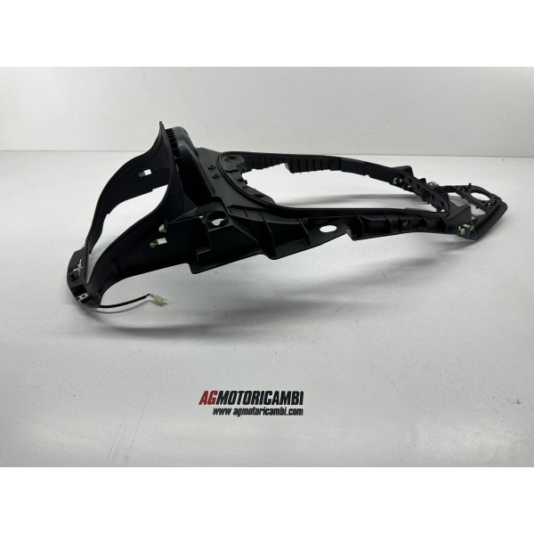 PLASTICA VANO SOTTO SELLA SUPERIORE PEUGEOT...