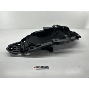 PLASTICA VANO SOTTO SELLA PEUGEOT METROPOLIS 400...