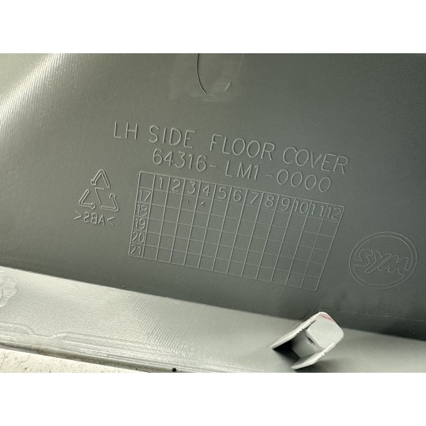 FAIRING RIGHT FOOTBOARD LEFT SYMISYM CRUISYM...