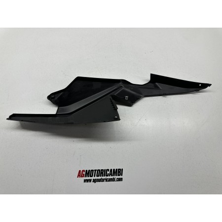 PLASTIQUE SOUS LA QUEUE DROITE SYM CRUISYM 300 ABS 2017-2020