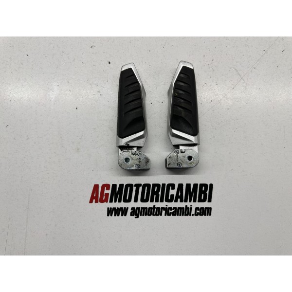 COPPIA PEDALINE POSTERIORI PASSEGGERO DX SX SYM...