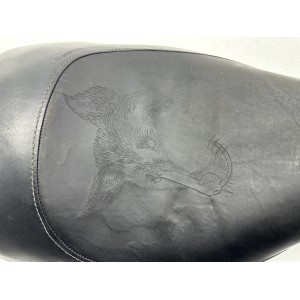 LOBO TALLADO ASIENTO PILOTO DE CUERO YAMAHA MIDNIGHT STAR... 2