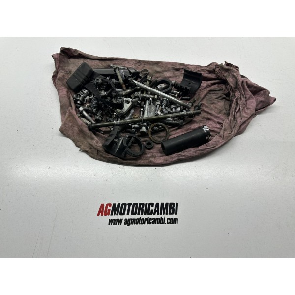 KIT TORNILLOS YAMAHA MIDNIGHT STAR 1900 XV1900A...